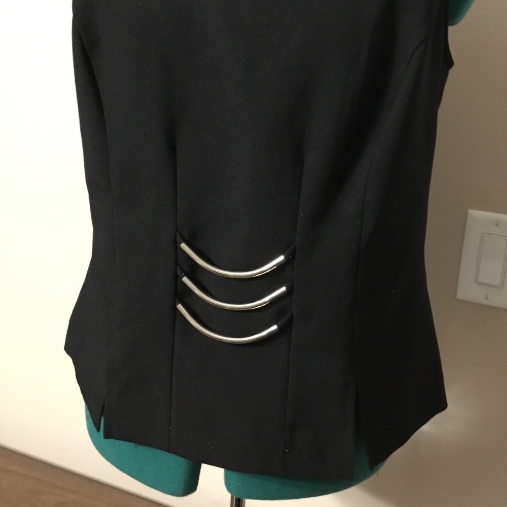 DBY Black sleeveless top - Picture 3 of 4